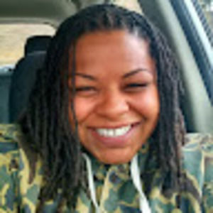 Meet your Posher, Tia